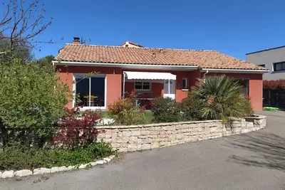Image de Maisons Avec Terrasse et Jardin Ă 5min du Centre Ville