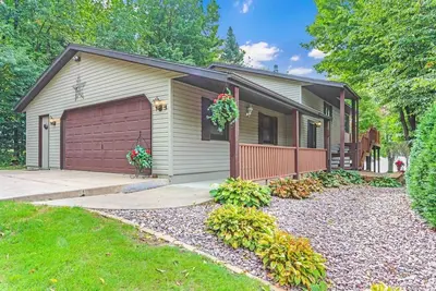 Image de Skipping Rock Retreat, Mosinee Wi\nCompletely updated lakefront get-away.