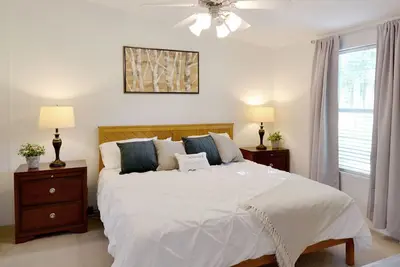 Image de Country Farmhouse and Guesthouse, 7br\/4ba, Sleeps 16 with Hot Tub