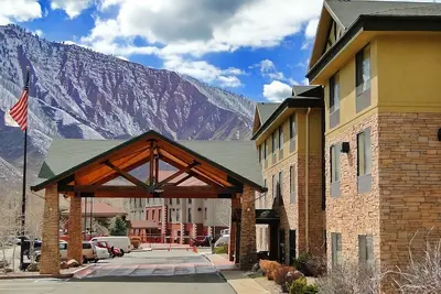 Image de Nature's Beauty at Your Doorstep! Free Breakfast, Free Parking, Indoor Pool!