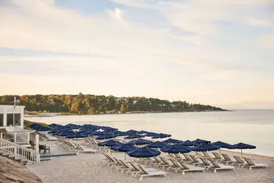 Image de Coastal-Style Retreat! Direct Beach Access! Minutes to Woods Hole Aquarium!