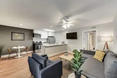 Image de Hello Gorgeous Flat near Downtown!