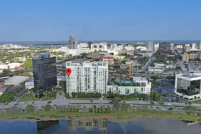 Image de Beautiful 2/2 Corner Unit in Wpb\n