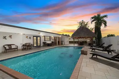 Image de Spacious 4 Bedroom Vacation Home With Pool