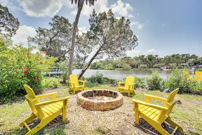 Image de Crystal River Retreat w/ Private Dock & Kayaks!