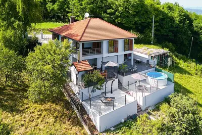 Image de Superbe maison de 2 chambres Ă Kladje