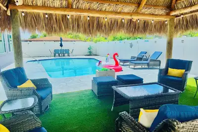 Image de Welcome to Paradise in Pompano! A fully remodeled property with backyard oasis!