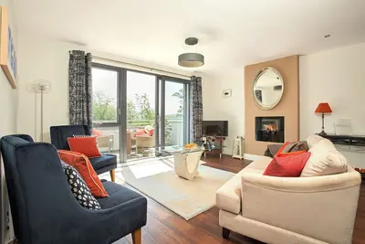Dingle View Apartment by Stay Yna.