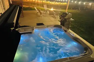 Image de The Rainbow lodge-Game room, Huge backyard, pool table 2 miles downtown