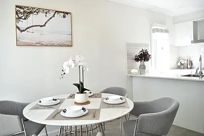 Image de Elegant & Convenient New House at Leppington - 2 min Drive From Train Station!