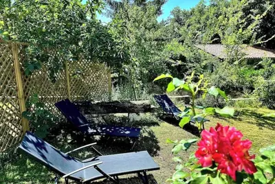 Image de Charme Rustique au Cœur D'un Village Médiéval
