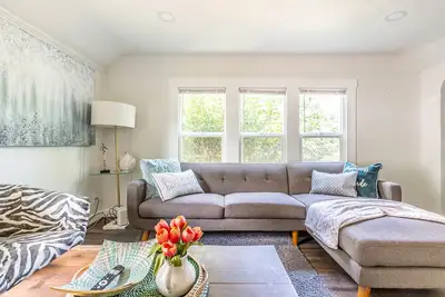 Image de Charming 3-Bedroom Craftsman Cottage Near Downtown Seattle & Light Rail