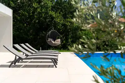 Image de Modern luxury villa with swimming pool & sea view