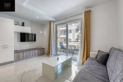 Stunning home, in the centre of Qawra with terrace