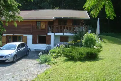 Image de Chalet Dans la Nature Mais pas Isolé. Altitude 900 m