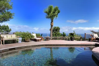 Image de Villa Nahma 3br in Vitet by Personal Villas - Lush Tropical Paradise