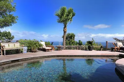 Image de Villa Nahma 2br in Vitet by Personal Villas - Lush Tropical Paradise