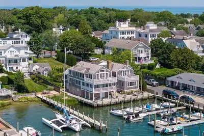 Image de Morse Lighthouse-Waterfront home in Edgartown
