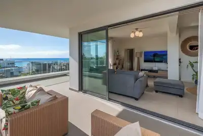 Image de Penthouse vue mer, terasse de 120m2 Ă Mont CHoisy, a deux pas de la plage