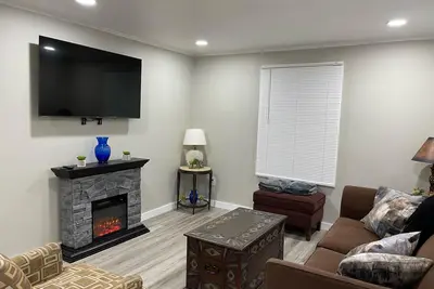 Image de Charming and modern 3 bedroom home close to nature, walking and biking trails
