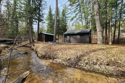 Image de Cozy cabin with backyard stream close to Au Sable River and the best Atv trails