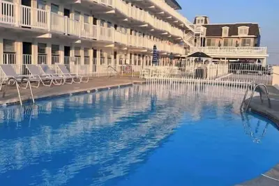 Image de New, sunny Wildwood Crest condo! Excellent location, 1 block to beach ☀️🌊