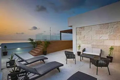Image de New Condo Nova /Modern 2 Bedroom w/Pool