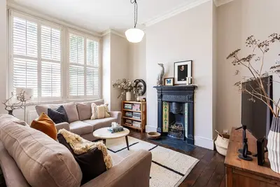 Image de Tooting's Charming Victorian Garden Hideaway