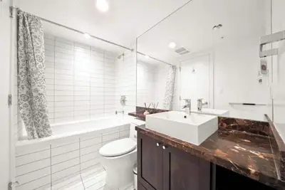 Image de Cozy apt in Collingwood