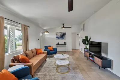 Image de Hikers Retreat: 5 Bed Modern Home w. Game Room, Pets Welcomed! \n