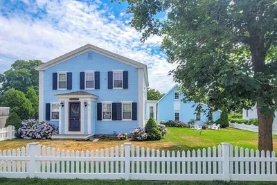 Image de Sea St Stunner in Harwichport - Classic Cape house