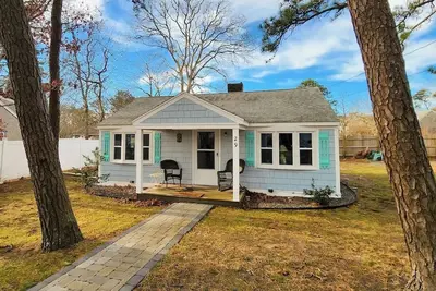Image de Salty Dog Cottage - Pet Friendly w/ Great Location