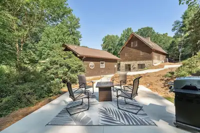 Image de Hickory Hideaway: Patio Paradise w\/ Community Pool