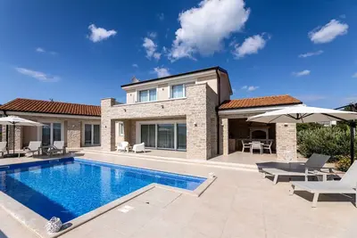 Image de Villa Olive Garden with Pool & Seaview