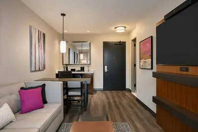 Image de Make Your Trip More Enjoyable! Pool, Parking, Pets Allowed, Free Breakfast!