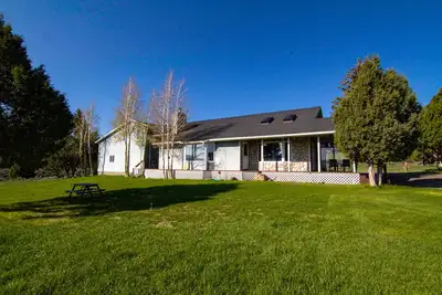 Image de Private Wilderness Retreat w\/ Trails, Creek Access