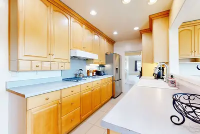 Image de Two homes close to wine country with trail access