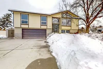 Image de Willow Creek Meadows Spacious Home w gas fireplace