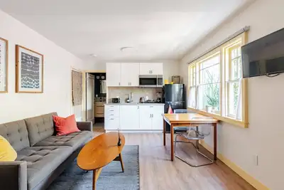 Image de Light-filled Spacious Studio and Gardens