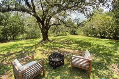 Image de No Fee Fiesta: No Chore Lists-Pet Friendly, Close to Downtown + Beaches