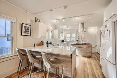 Image de Perfectly Walkable Congress Park Home w/ Office and Fenced-in Shaded Back Yard