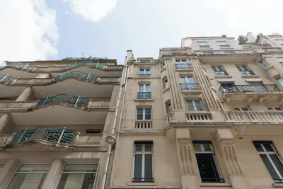 Central Spacious 2 Bdr Apt Champs Elysees