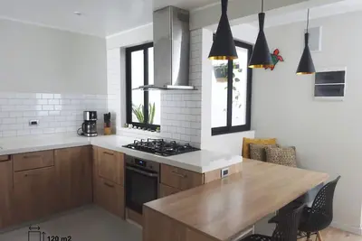 Image de Modern and Spacious with A/C