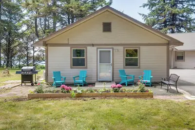 Image de Oceanfront Smith River Cottage: Beach Access!