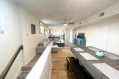 Image de The Penthouse in Downtown