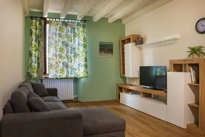 Appartamento con balcone vicino a Ponte Pietra