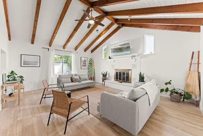 Image de Surfers Paradise Home Steps from the Beach & Pier W/Private Patio & Grills