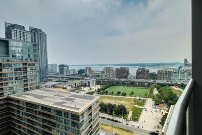 Image de Comfort Suites 2 Bedrooms near Rogers Centre Lakeview & Free Parking
