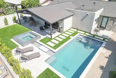 Image de New Remodel w/ Pool & Spa! Blocks away from downtown Gilbert!