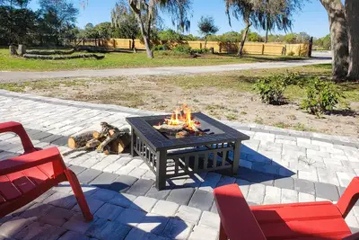 Image de Countryside home on 1. 05 protected acres with grill, firepit, Ac & patio